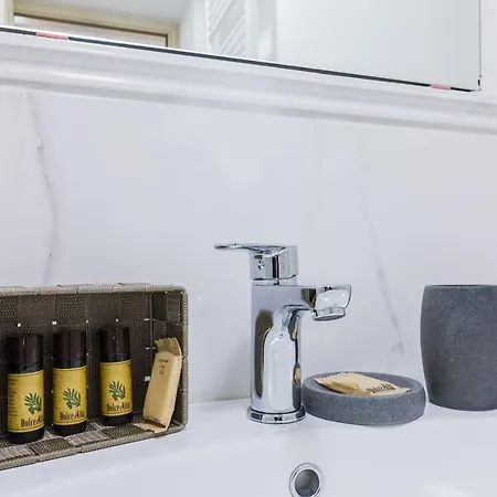 Vrooms All'angolo Del Duomo Alojamento de Acomodação e Pequeno-almoço