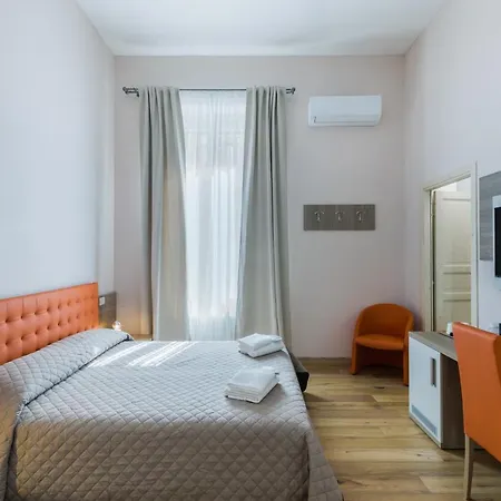 Alojamento de Acomodação e Pequeno-almoço Vrooms All'angolo Del Duomo 3*