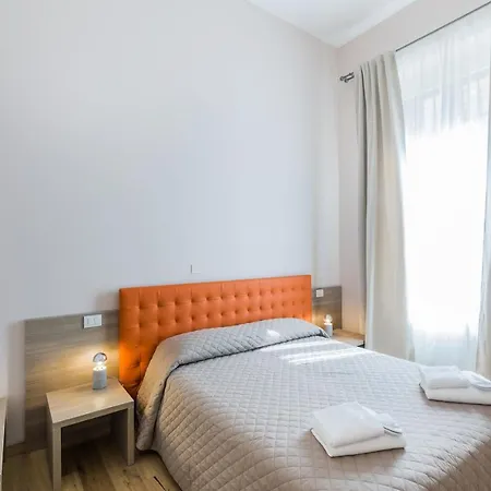 Vrooms All'angolo Del Duomo Alojamento de Acomodação e Pequeno-almoço Florença