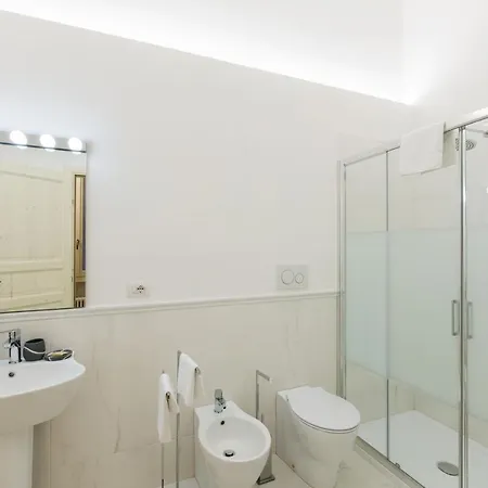 Alojamento de Acomodação e Pequeno-almoço Vrooms All'angolo Del Duomo 3*