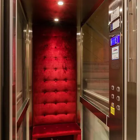 Vrooms All'angolo Del Duomo Florença