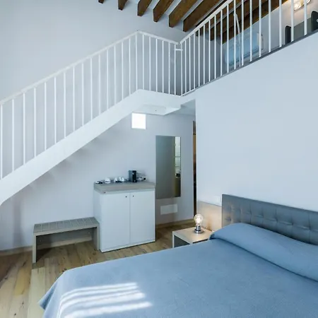 Vrooms All'angolo Del Duomo